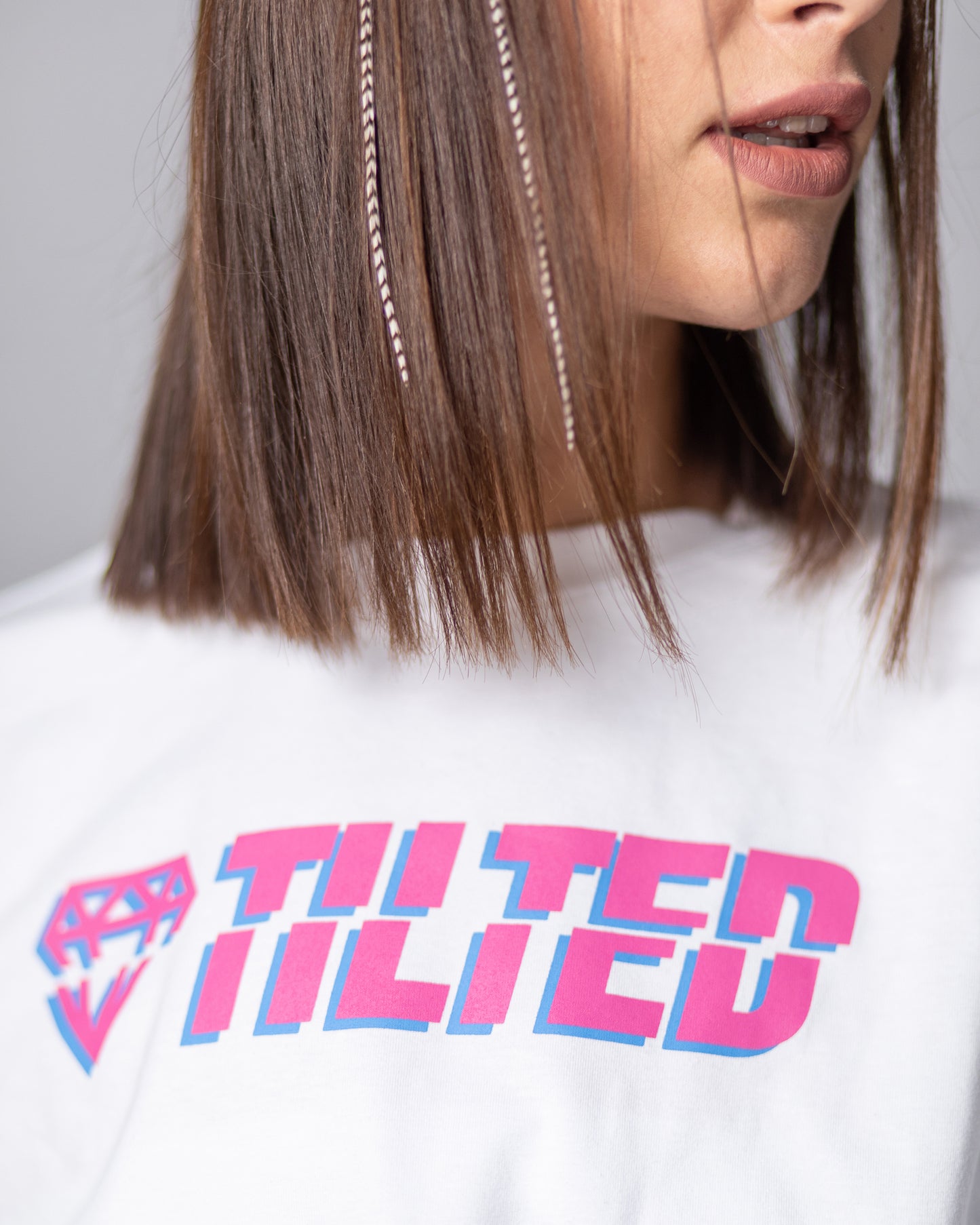 White short top with diamond logo